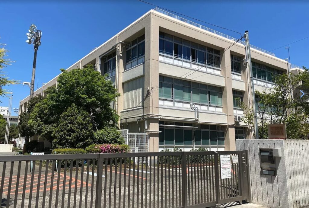 篠原梨菜が通っていた中学校