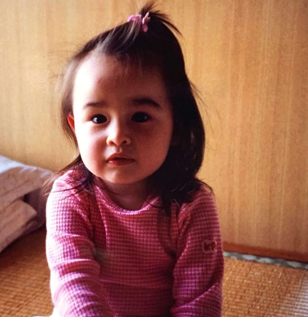 宇賀神メグアナの幼少期